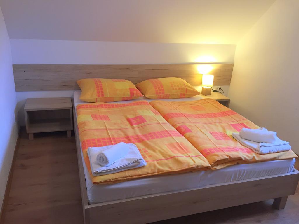 Apartmaji In Sobe Tina 크라니스카고라 외부 사진