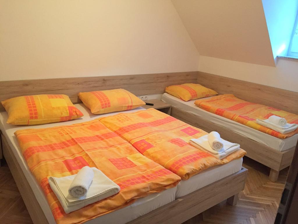 Apartmaji In Sobe Tina 크라니스카고라 외부 사진