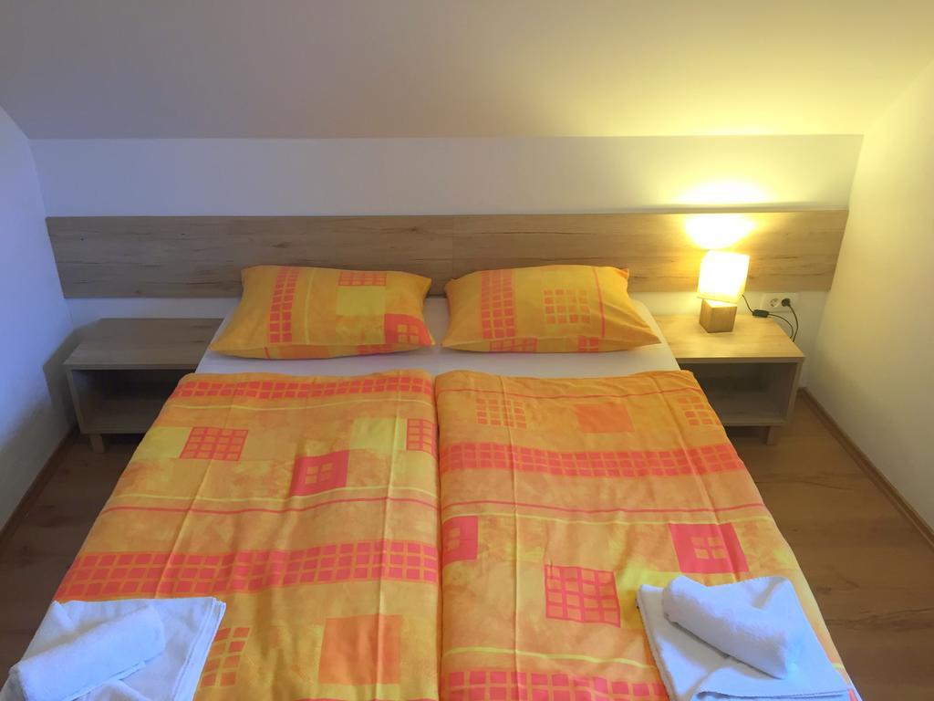 Apartmaji In Sobe Tina 크라니스카고라 외부 사진