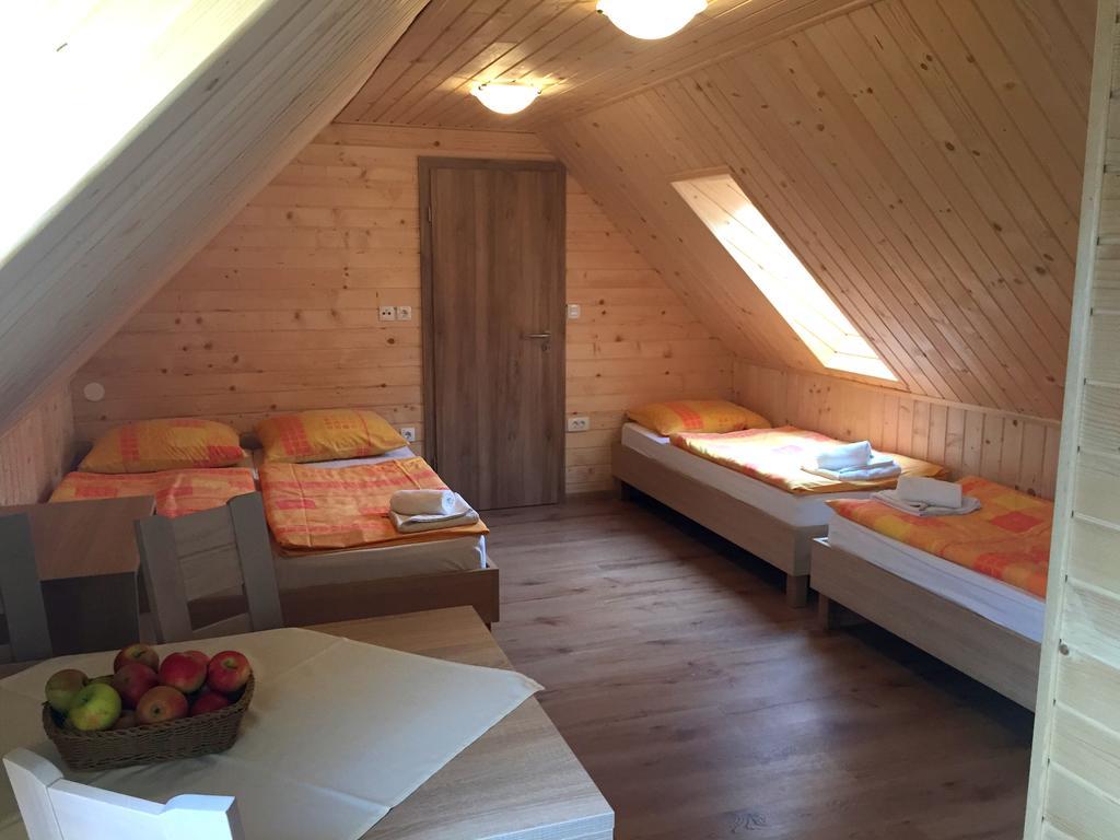 Apartmaji In Sobe Tina 크라니스카고라 외부 사진