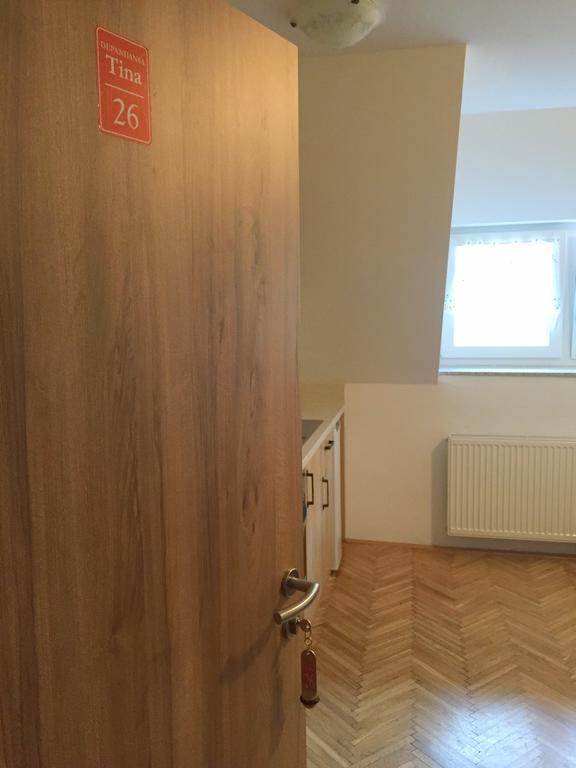Apartmaji In Sobe Tina 크라니스카고라 외부 사진