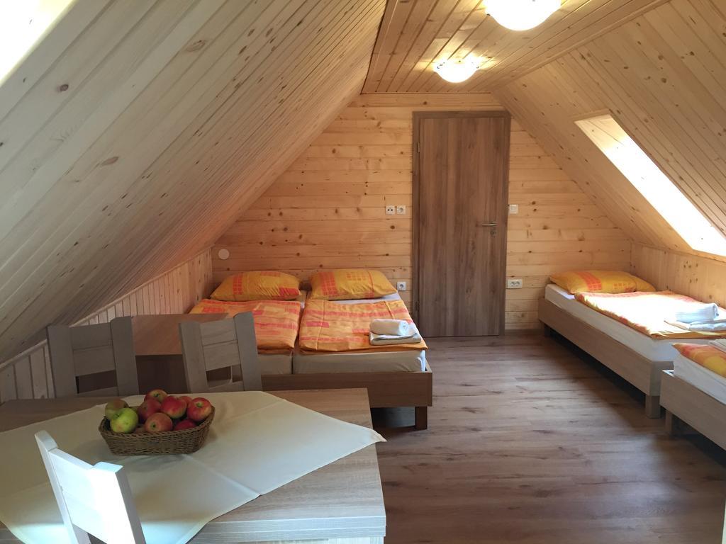 Apartmaji In Sobe Tina 크라니스카고라 외부 사진