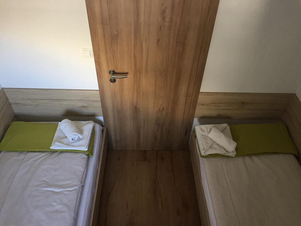 Apartmaji In Sobe Tina 크라니스카고라 외부 사진